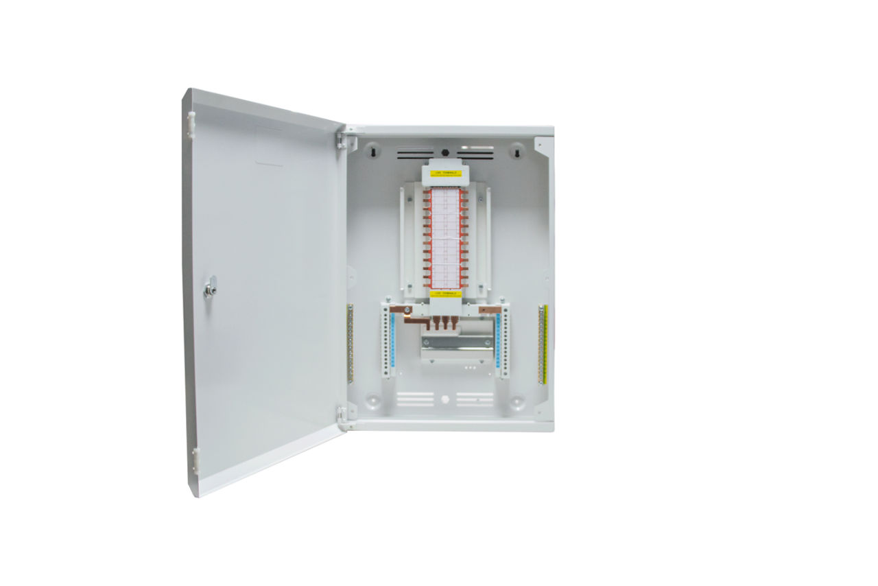 MK10008 8 WAY TPN METAL ENCLOSURE, front