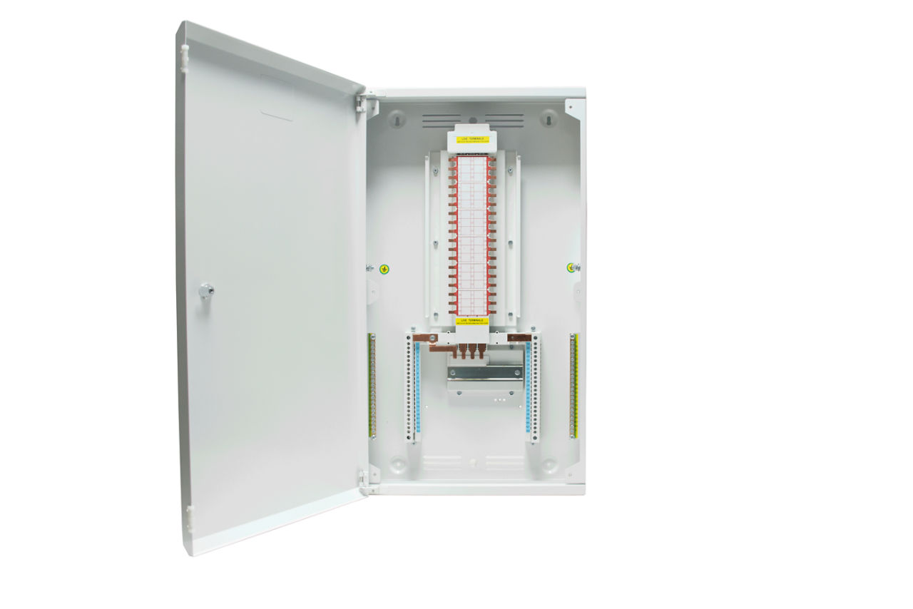 MK10012 12 WAY TPN METAL ENCLOSURE, front