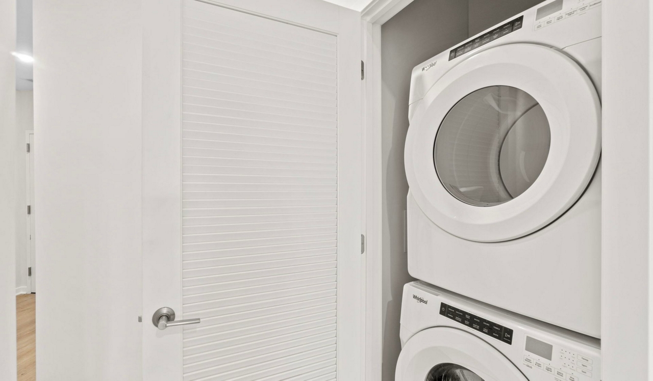 Upton Place - Washington DC - Laundry/