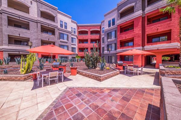 grill area/patio at Alanza Place Apartments