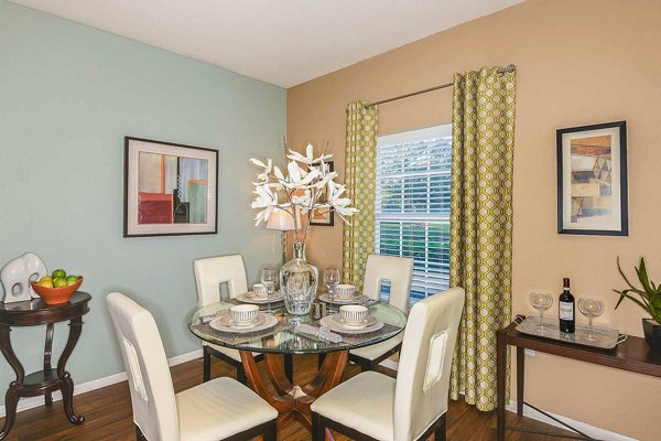 dining room at Villas at Gateway Apartments       