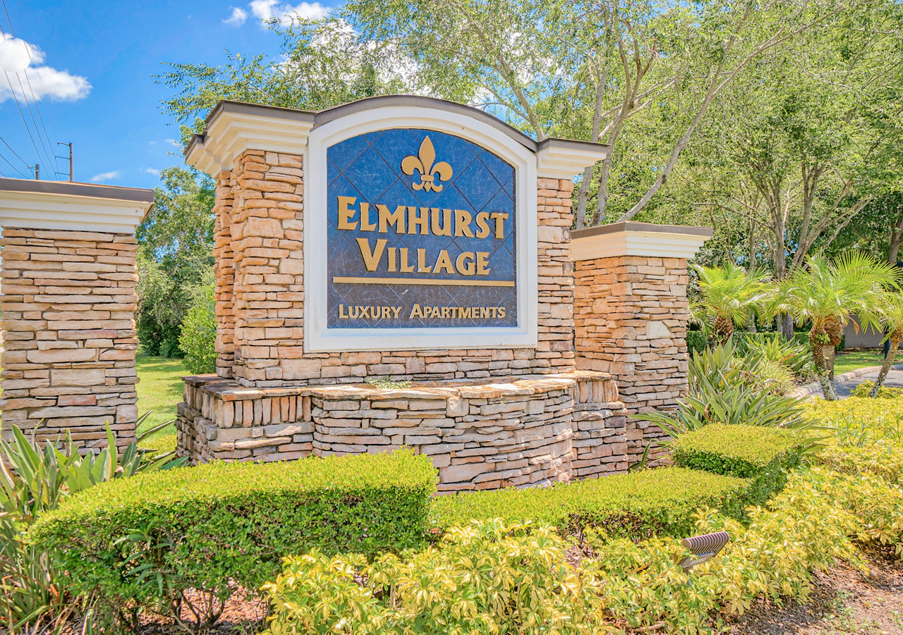 Elmhurst Village Apartments: Signage at luxury community entrance
