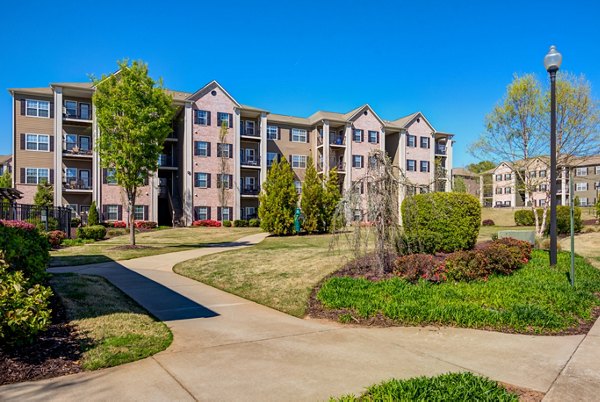 exterior at River Run Apartments