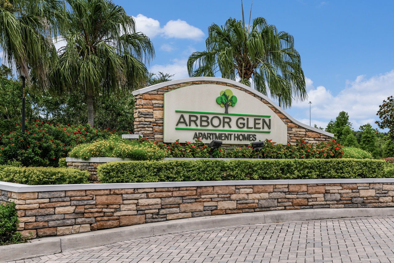 signage at Arbor Glen Apartments