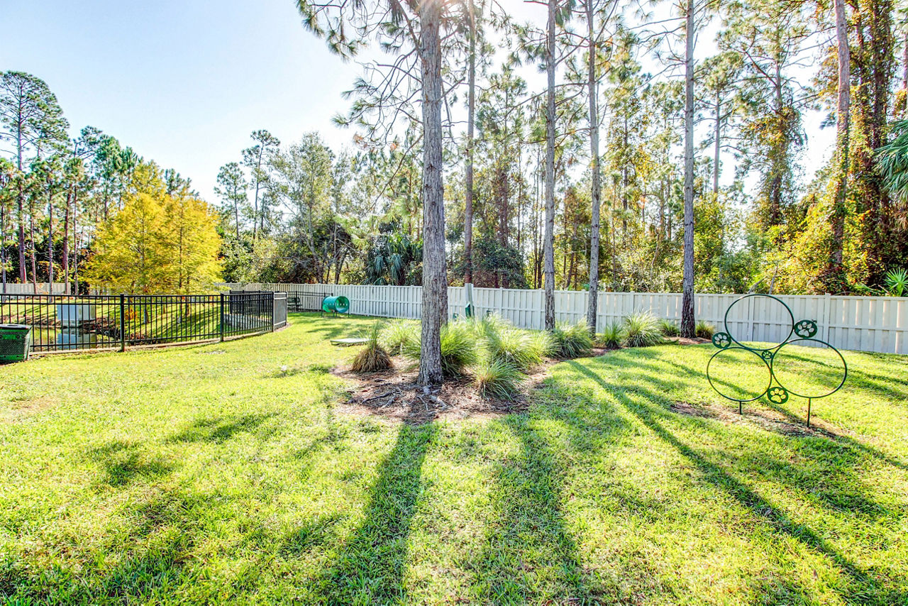 Dog park at Hawthorne Village Apartments