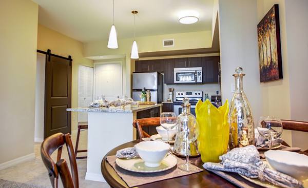 One Plantation Apartments