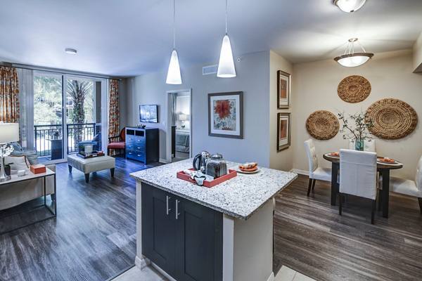 One Plantation Apartments