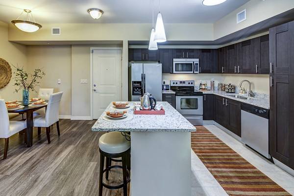 One Plantation Apartments