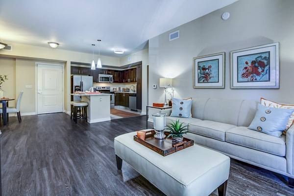 One Plantation Apartments