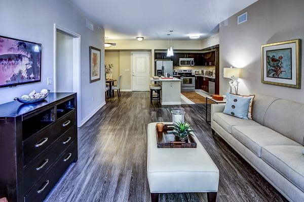 One Plantation Apartments