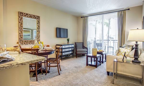 One Plantation Apartments