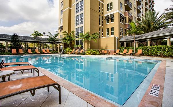 One Plantation Apartments