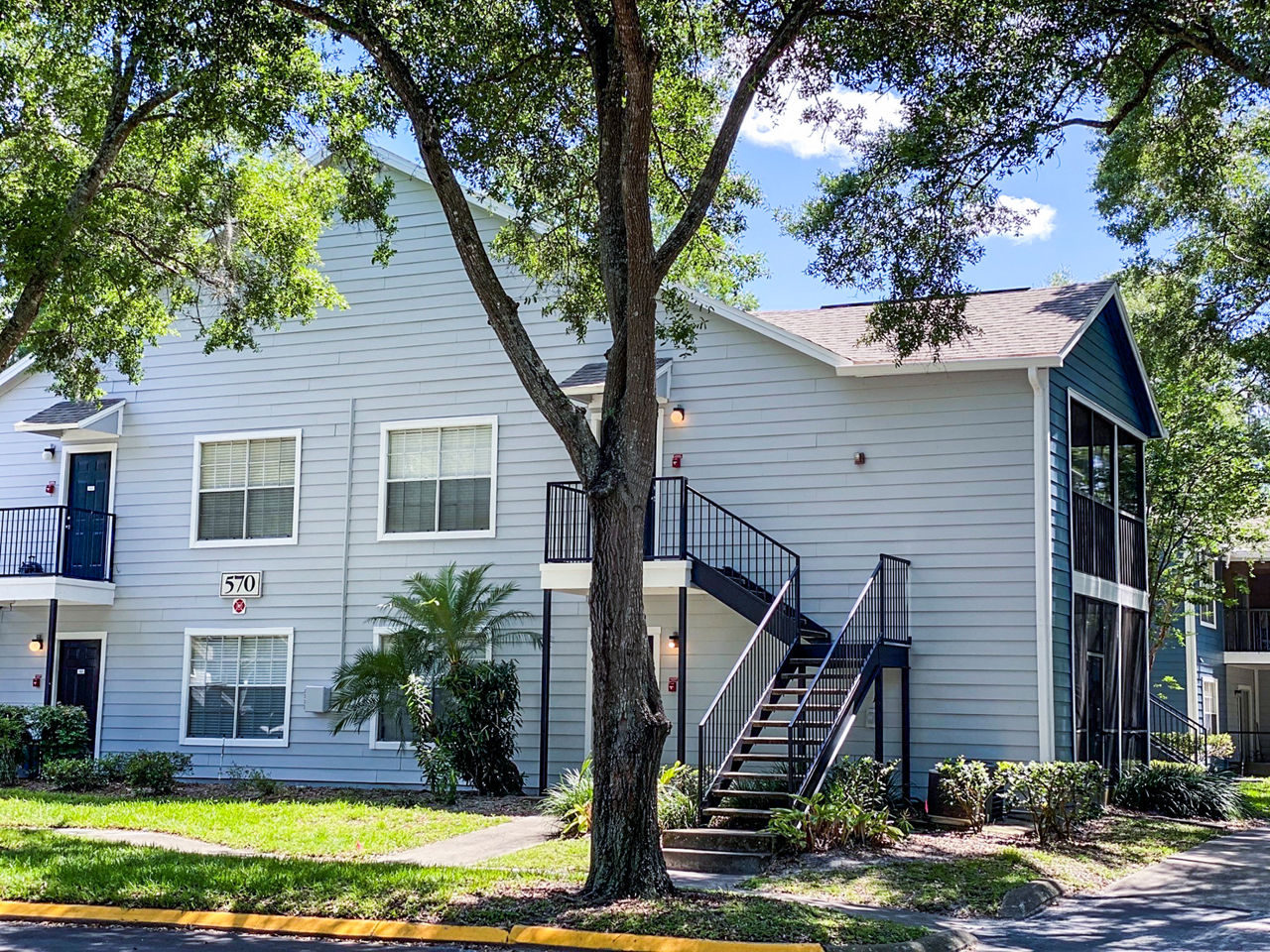 The Crest at Altamonte: Modern view of luxury apartments in Altamonte Springs