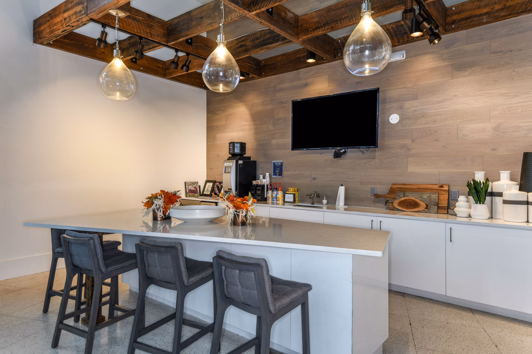 clubhouse at The Gallery at Mills Park Apartments