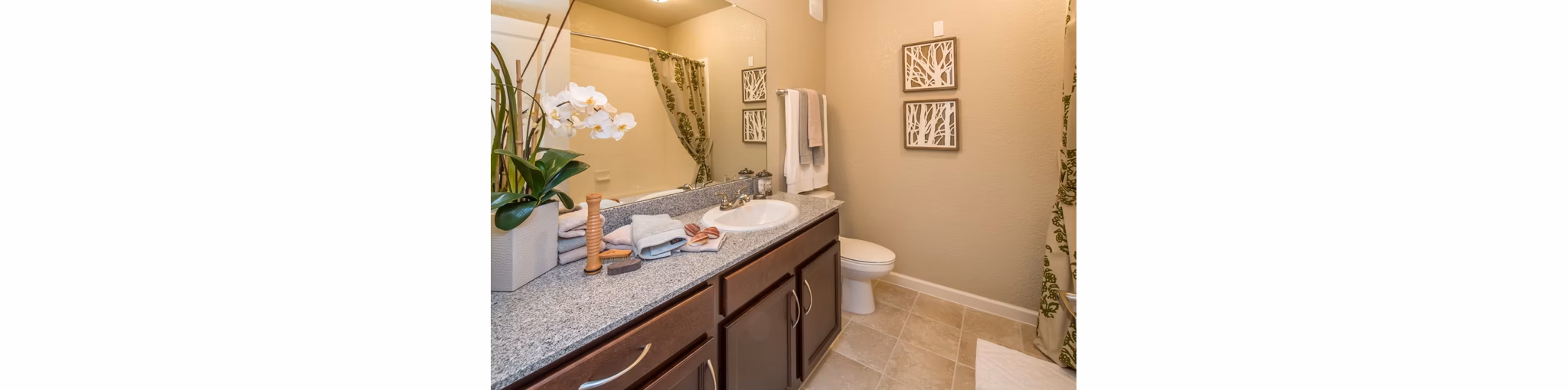Trinity Exchange Luxury Apartments: Modern bathroom with sleek design and spacious layout