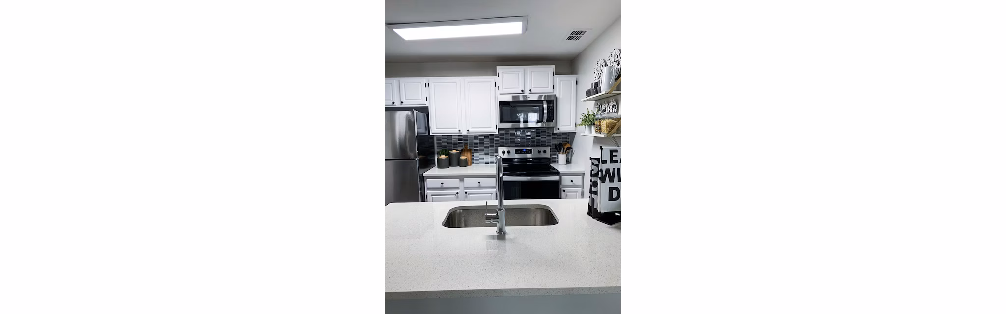 kitchen at Parks at Hunter's Creek Apartments