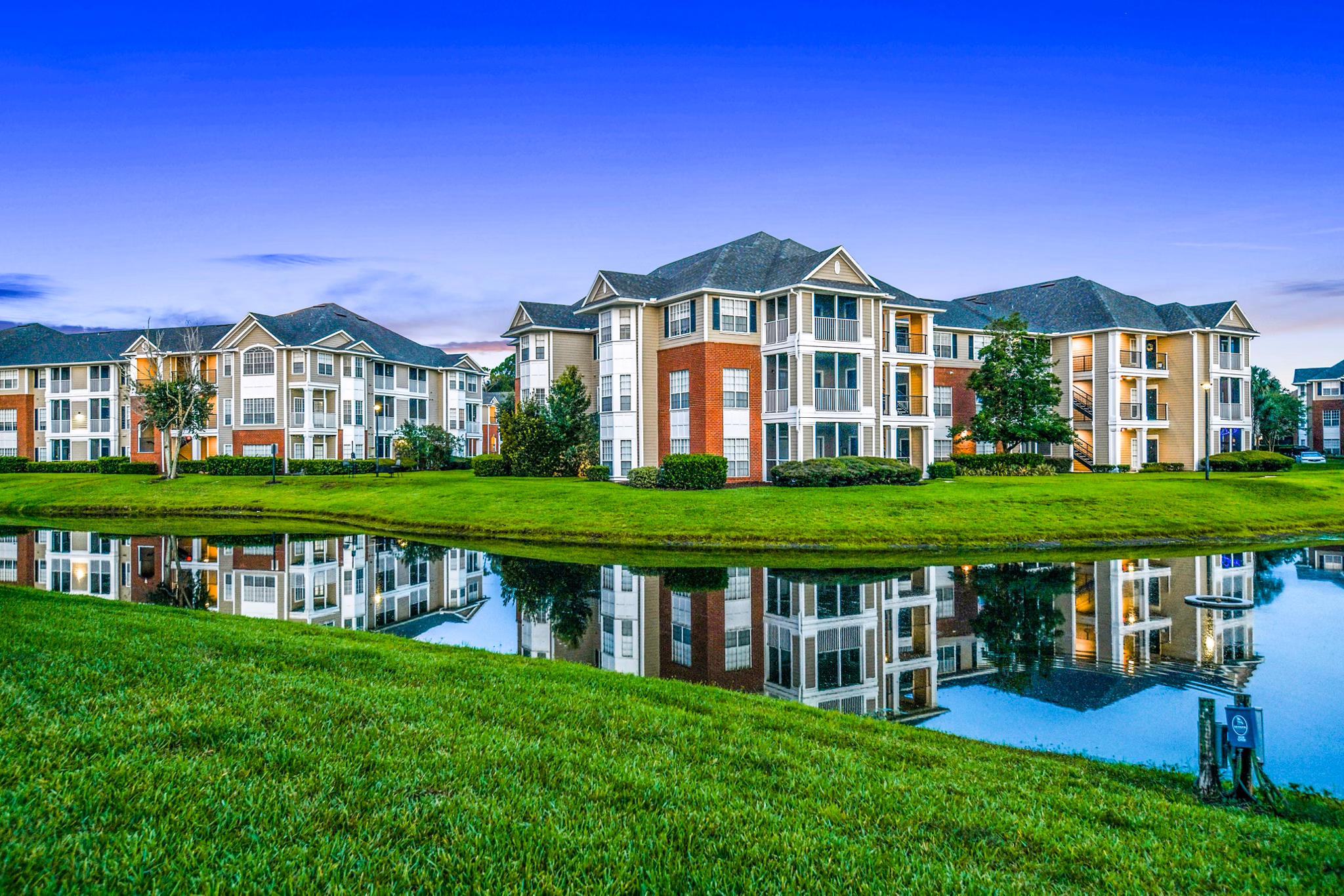 54 Magnolia Apartments: Elegant of luxury apartments in a vibrant neighborhood