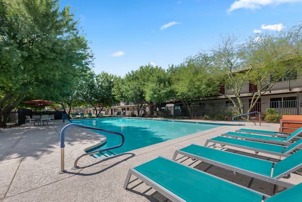 Solaire on Scottsdale Apartments