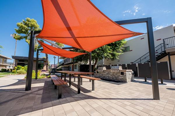 Solaire on Scottsdale Apartments