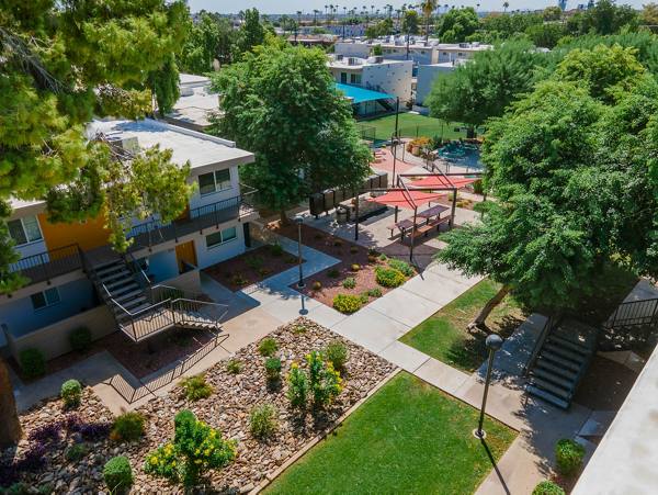 Solaire on Scottsdale Apartments