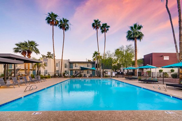 pool at Scottsdale Gateway Apartments
                                                              
