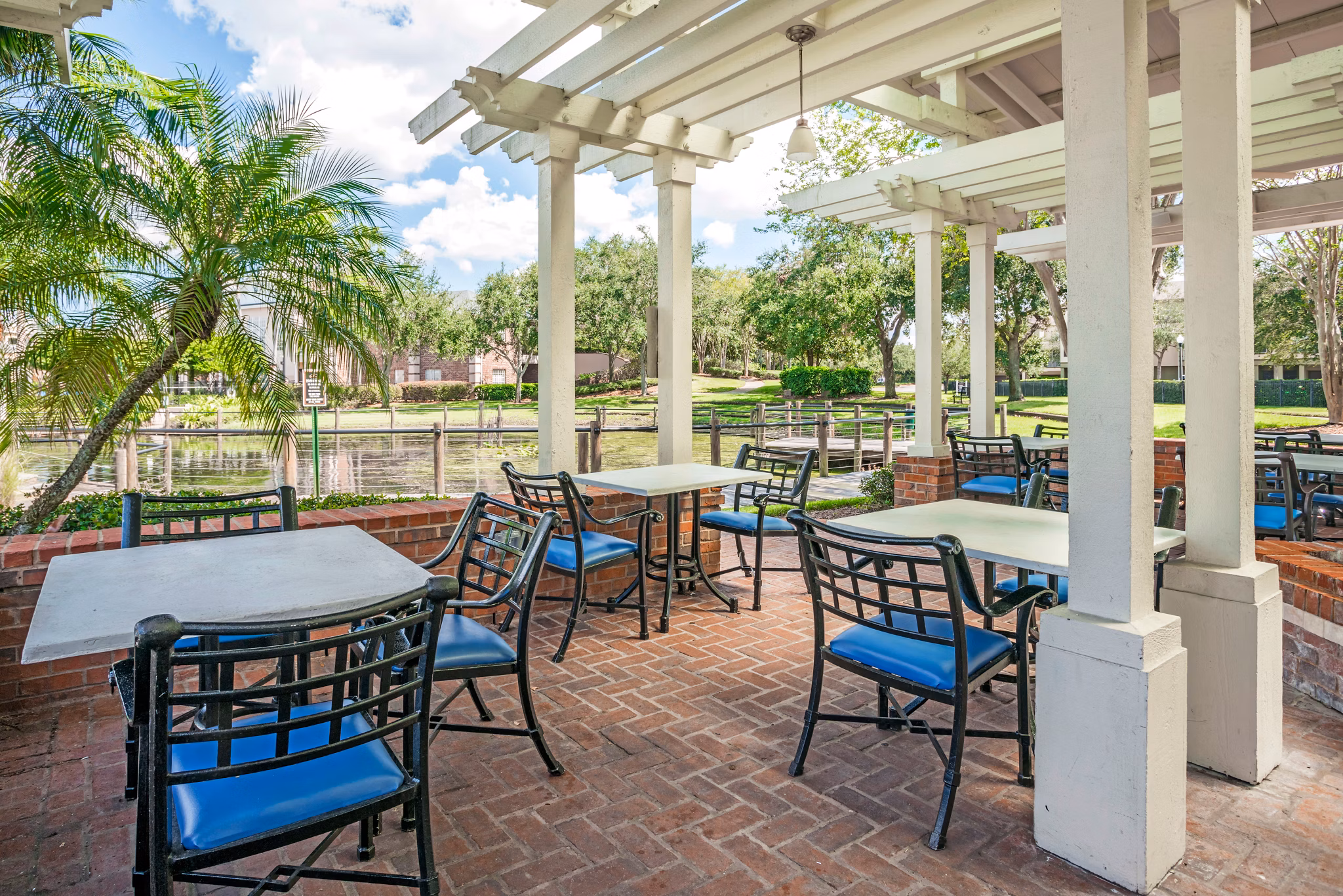 Chic patio space at Park Central Apartments - Manor Row