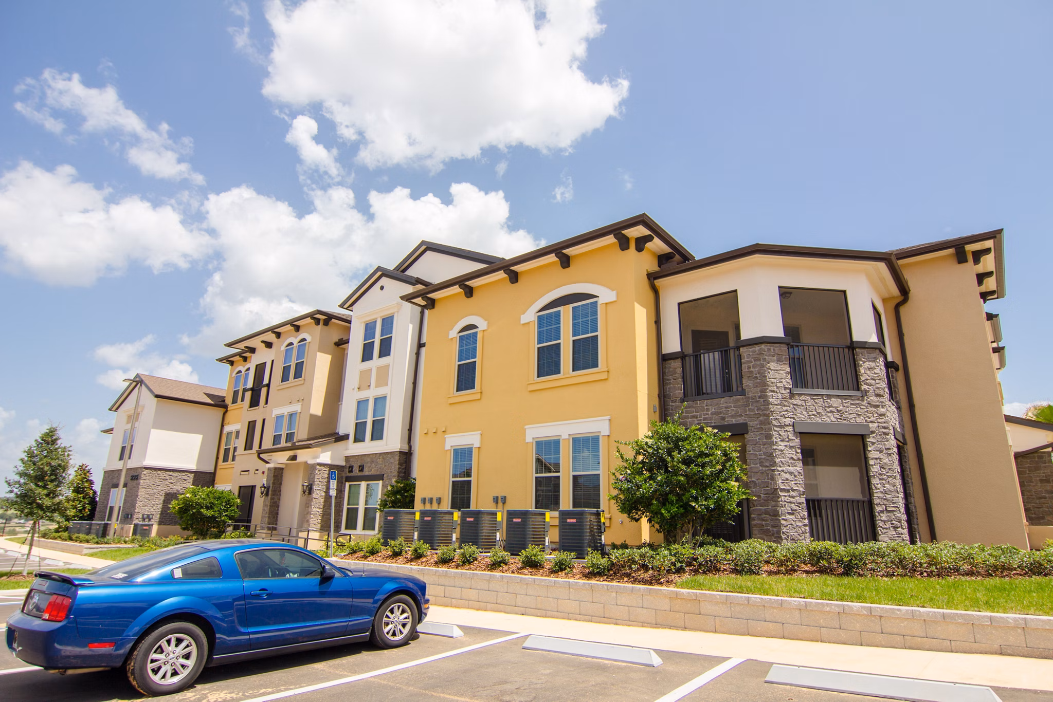 The Vineyards at Hammock Ridge: Elegant luxury apartments surrounded by lush landscapes in a serene neighborhood