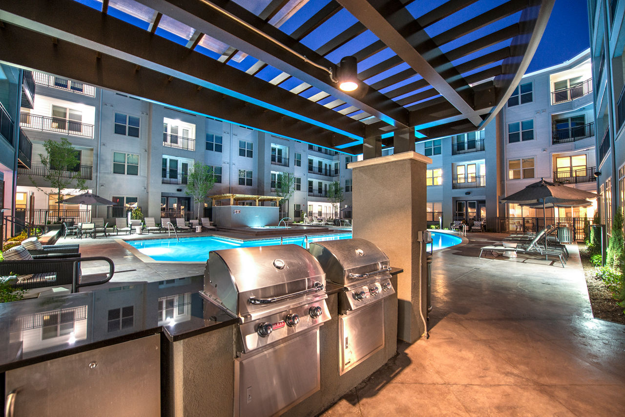 Grill area at Overture Plano (2 of 2)