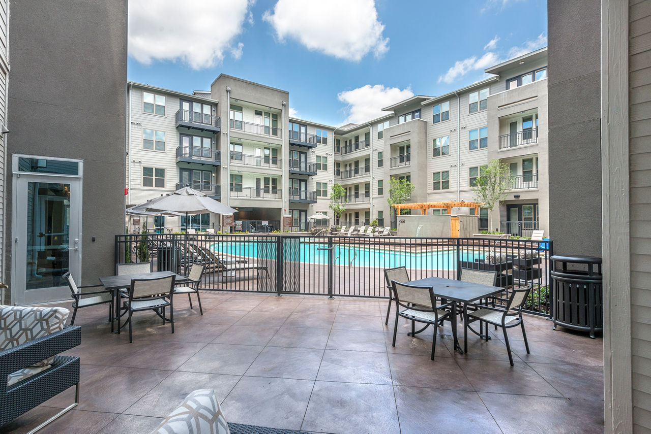 Pool at Overture Plano (4 of 4)