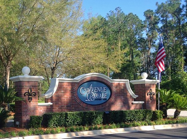 Avenue Royale Apartments