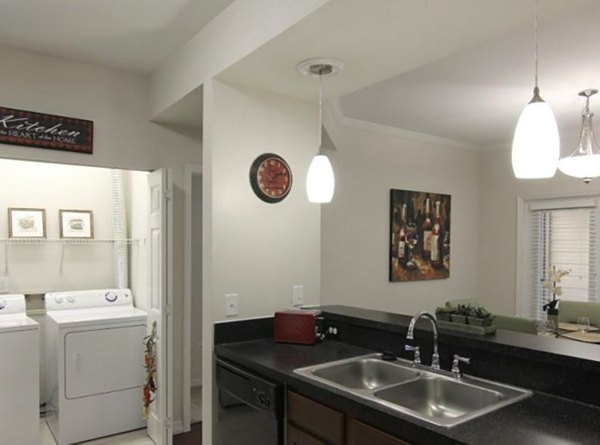 Avenue Royale Apartments