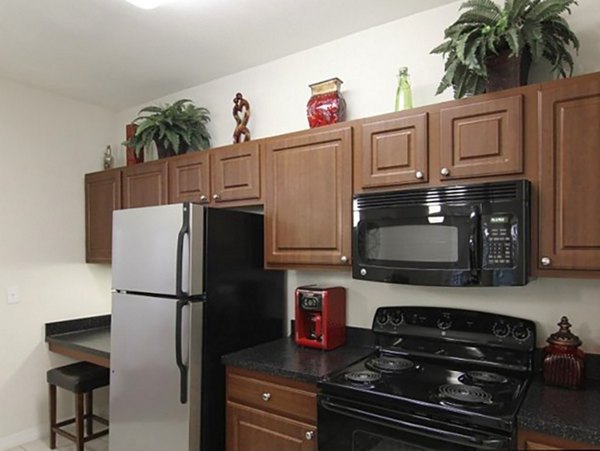 Avenue Royale Apartments