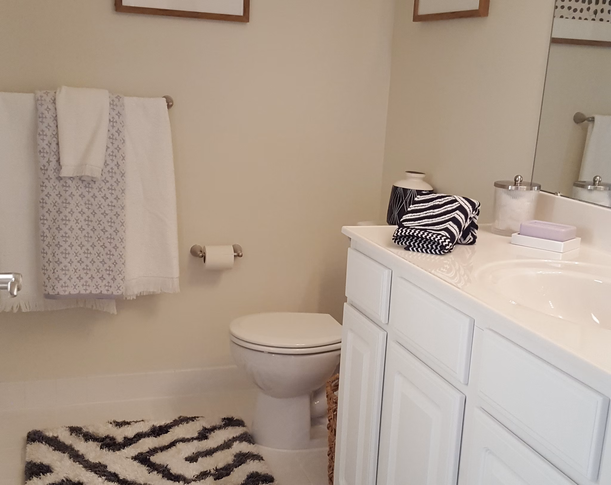 bathroom at Station Square Apartments