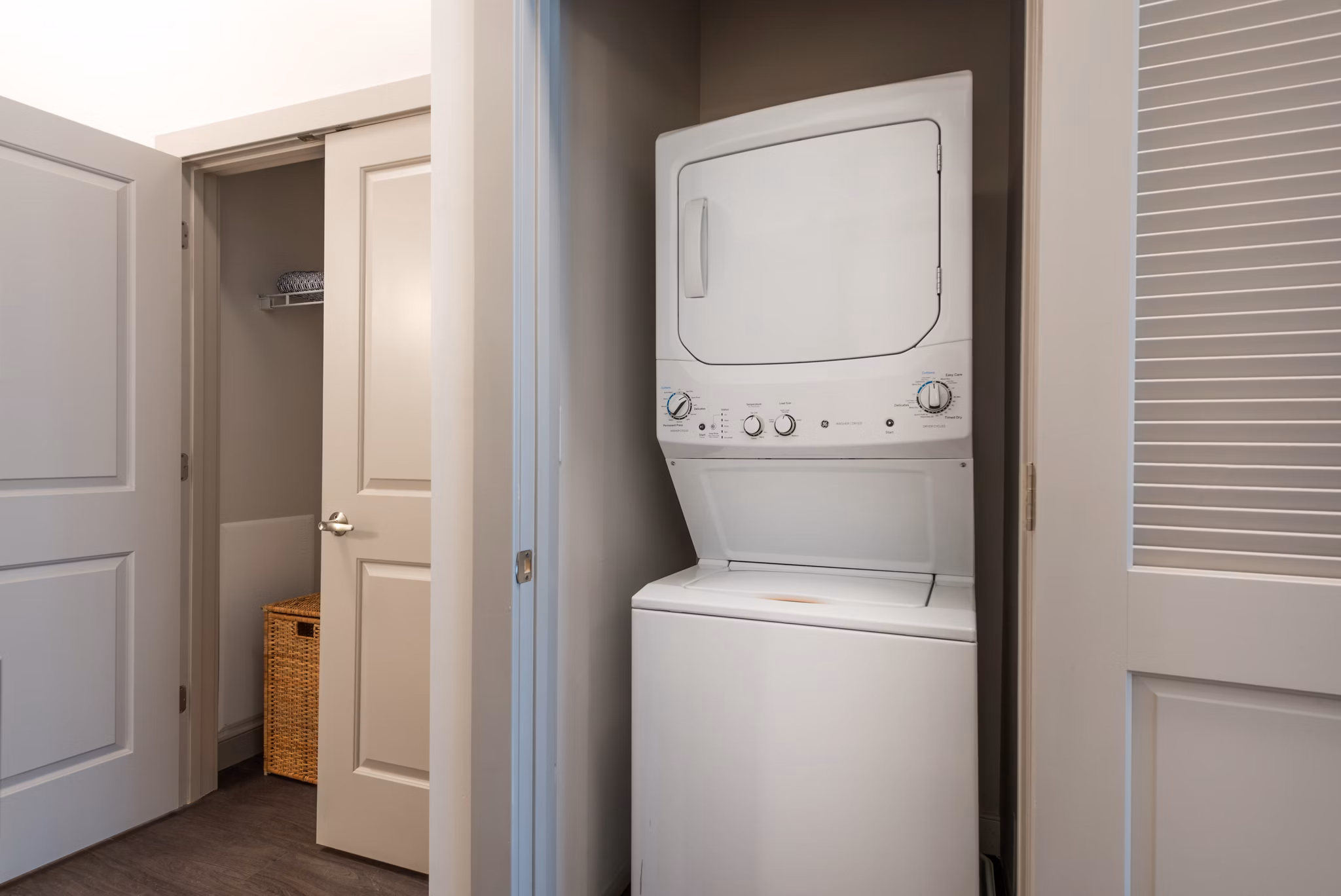 Modern high-rise luxury apartments with city views, 14821LND1, showcasing urban living excellence