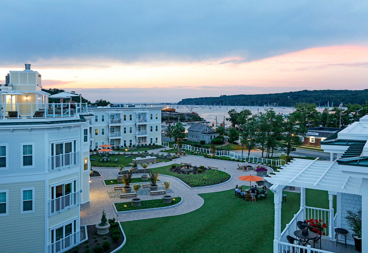 The Shipyard At Port Jefferson Harbor Apartments Port Jefferson Ny 9 of 12