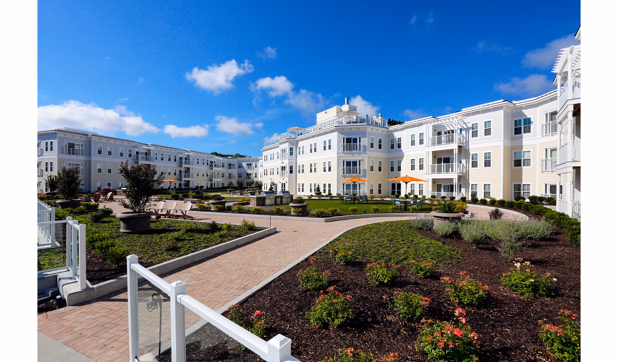 The Shipyard at Port Jefferson Harbor: Elegant waterfront luxury apartments exterior