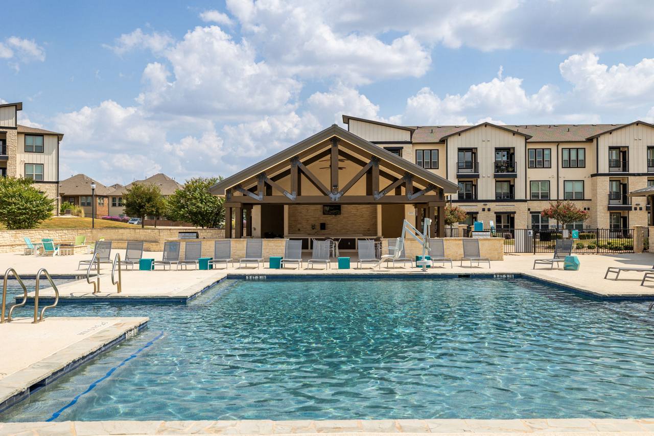 Enclave Falcon Pointe Apartments in Pflugerville Greystar