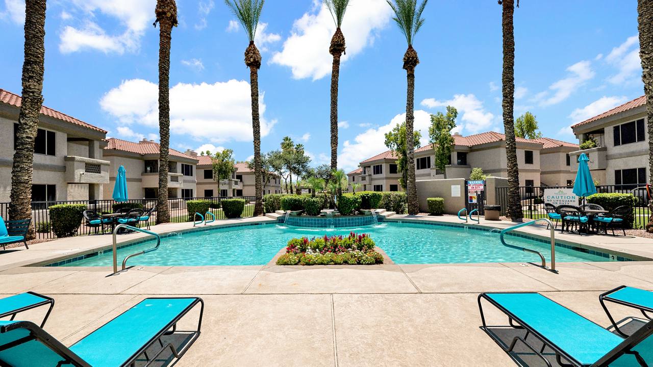 Santa Rosa Apartments in Phoenix Greystar