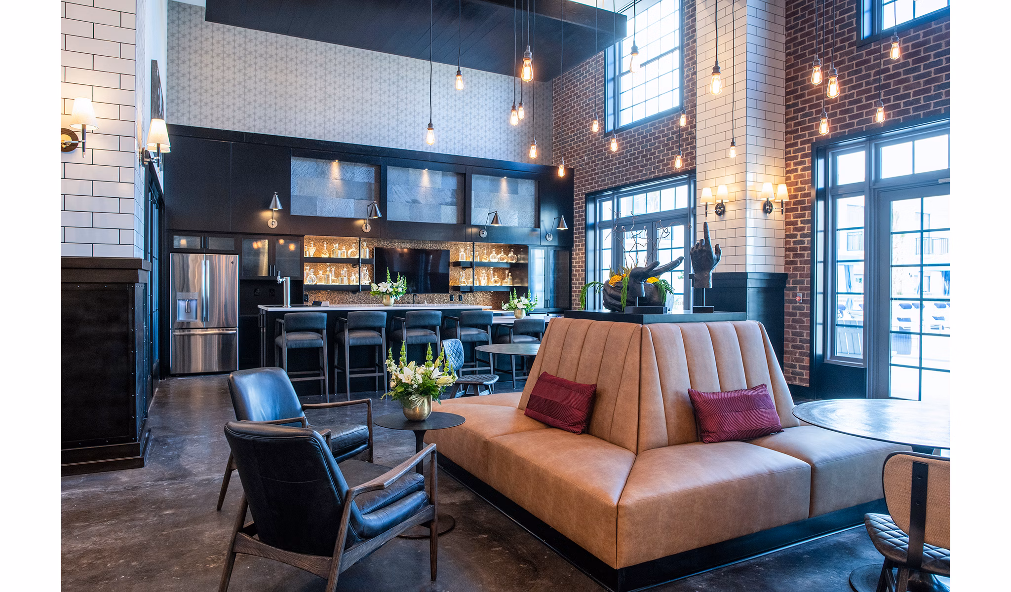 The Guild Apartments: Modern clubhouse with stylish seating areas and large windows, Columbia's premier luxury living destination