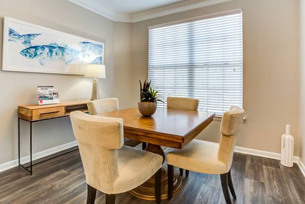 dining room at Ascend St. Charles Apartments
