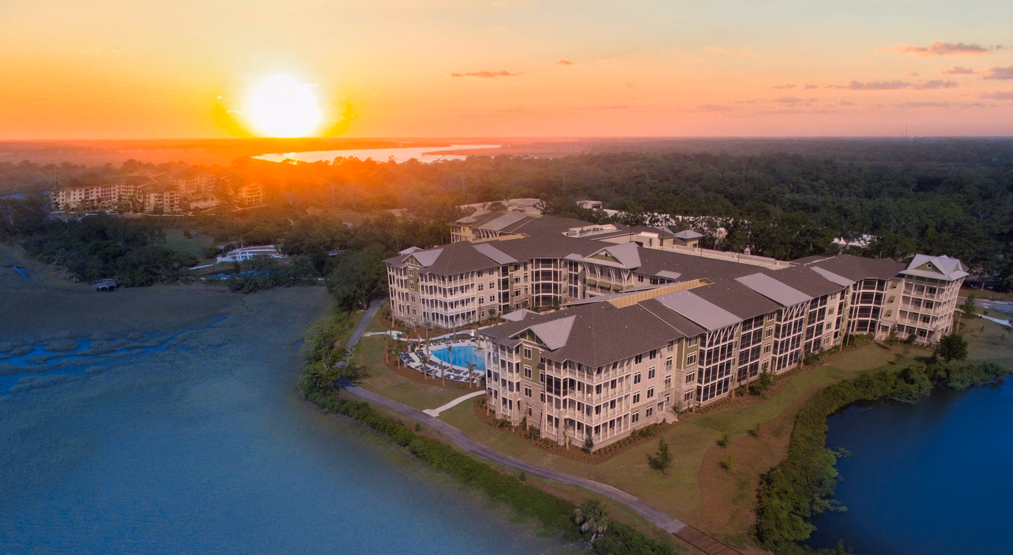 WaterWalk at Shelter Cove Towne Centre: Stylish luxury apartments near the waterfront