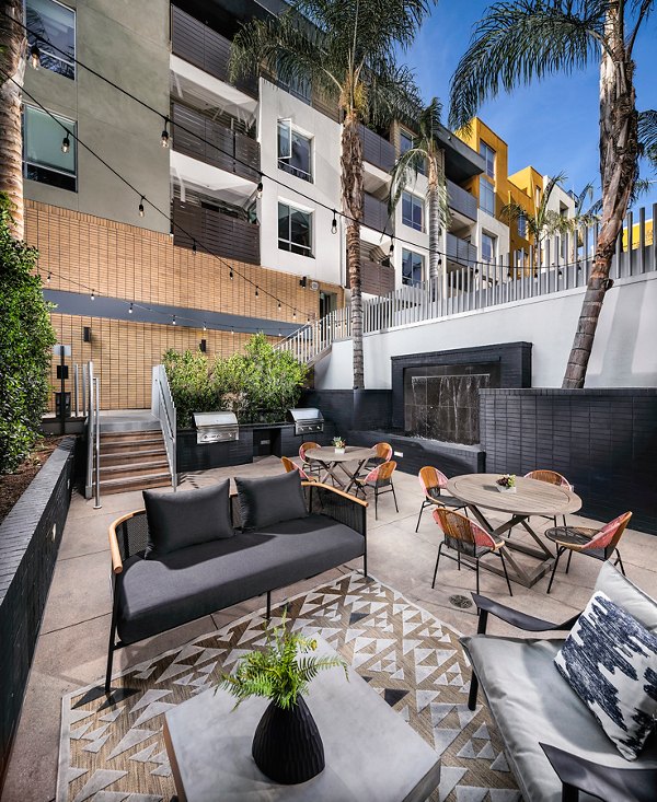 Alaya Hollywood