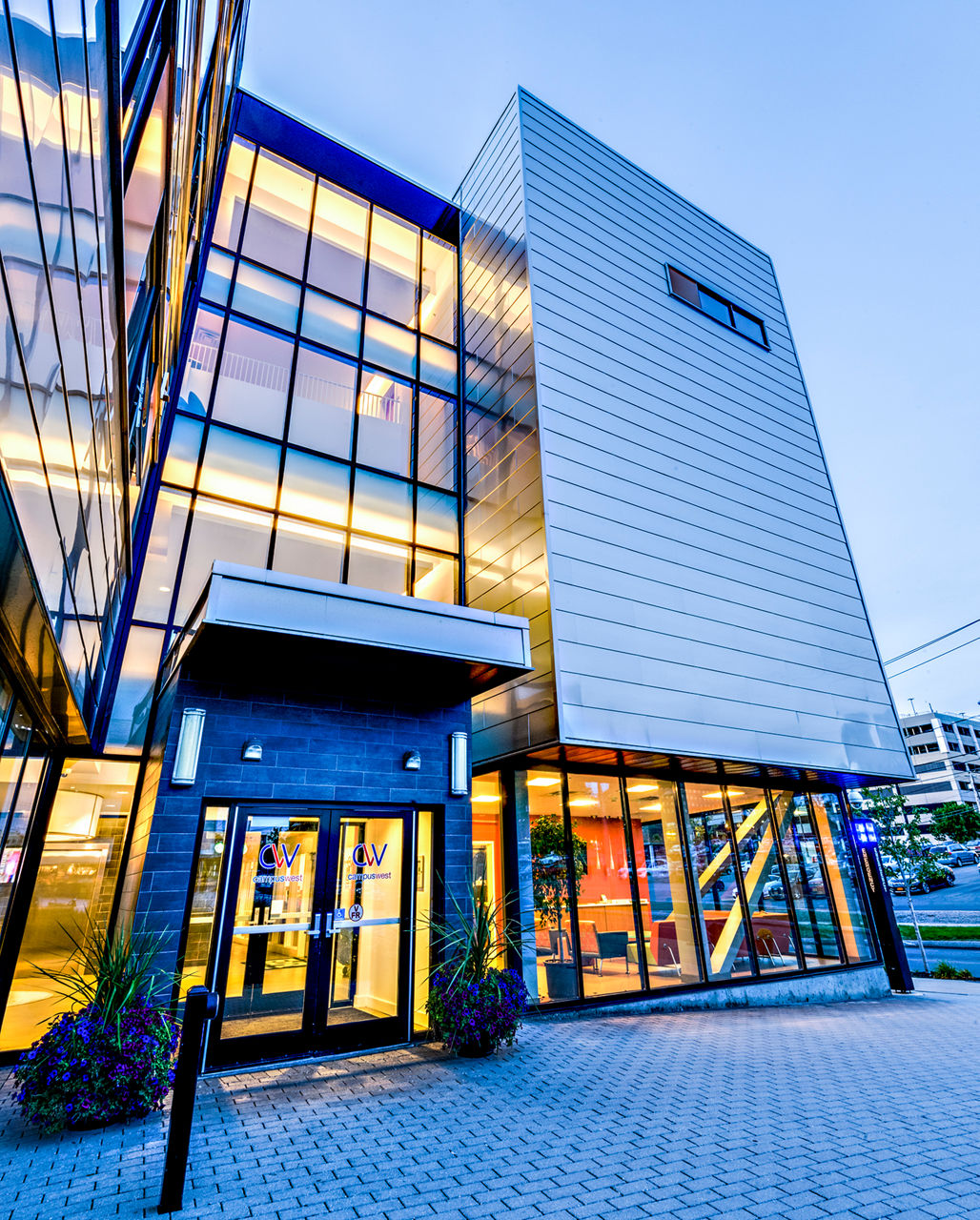 Campus West Apartments: Modern luxury apartments near university campus