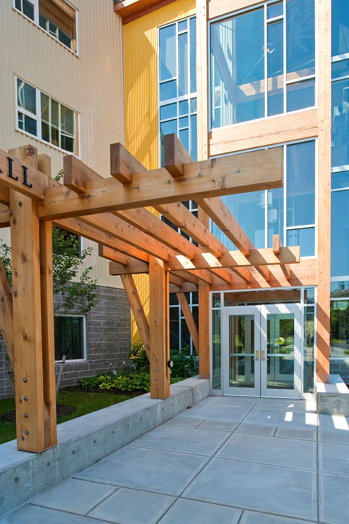 Centennial Hall: Elegant of luxury apartments in urban setting