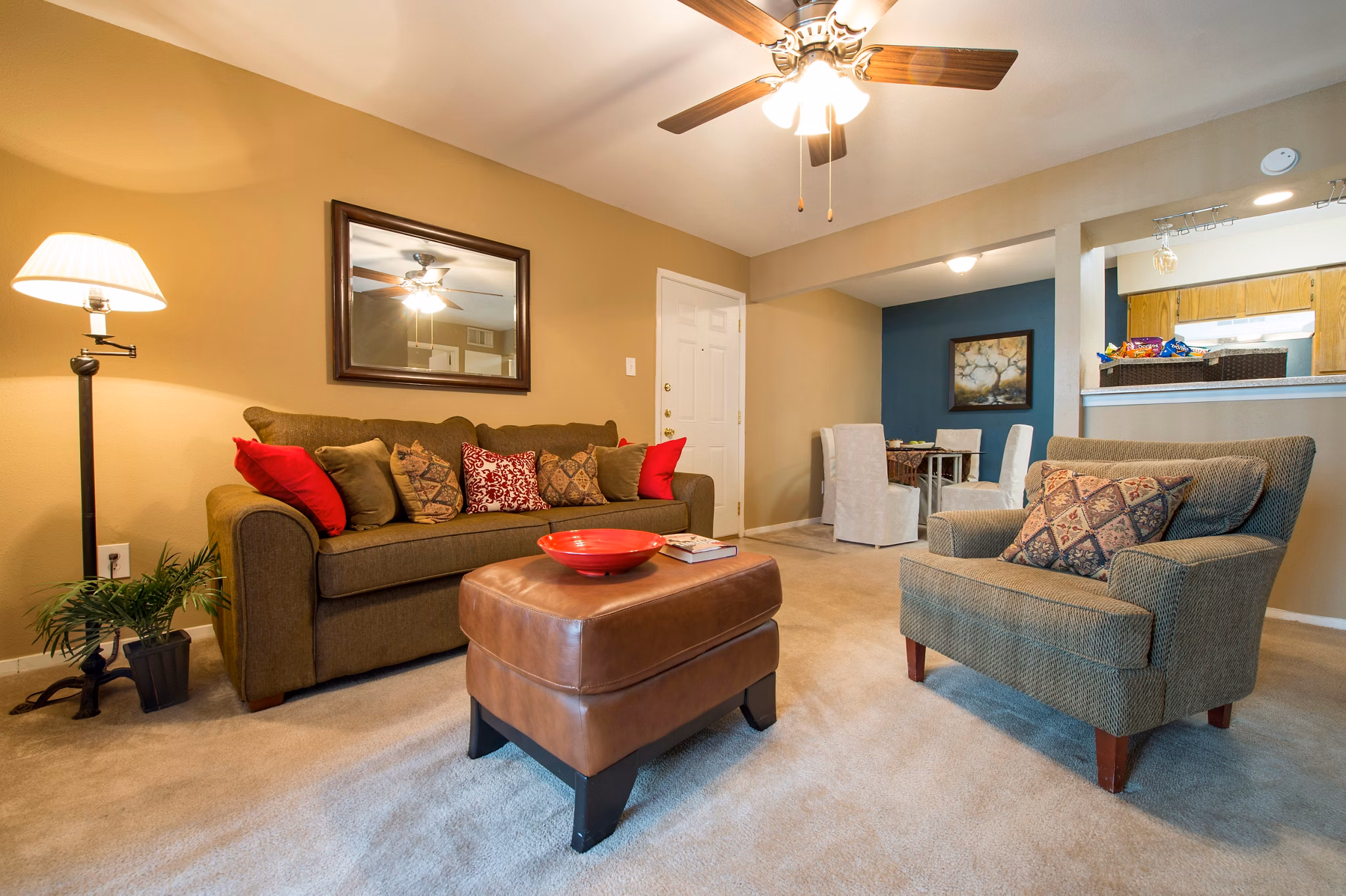 Spacious living room with contemporary furnishings in Willow Springs Apartments