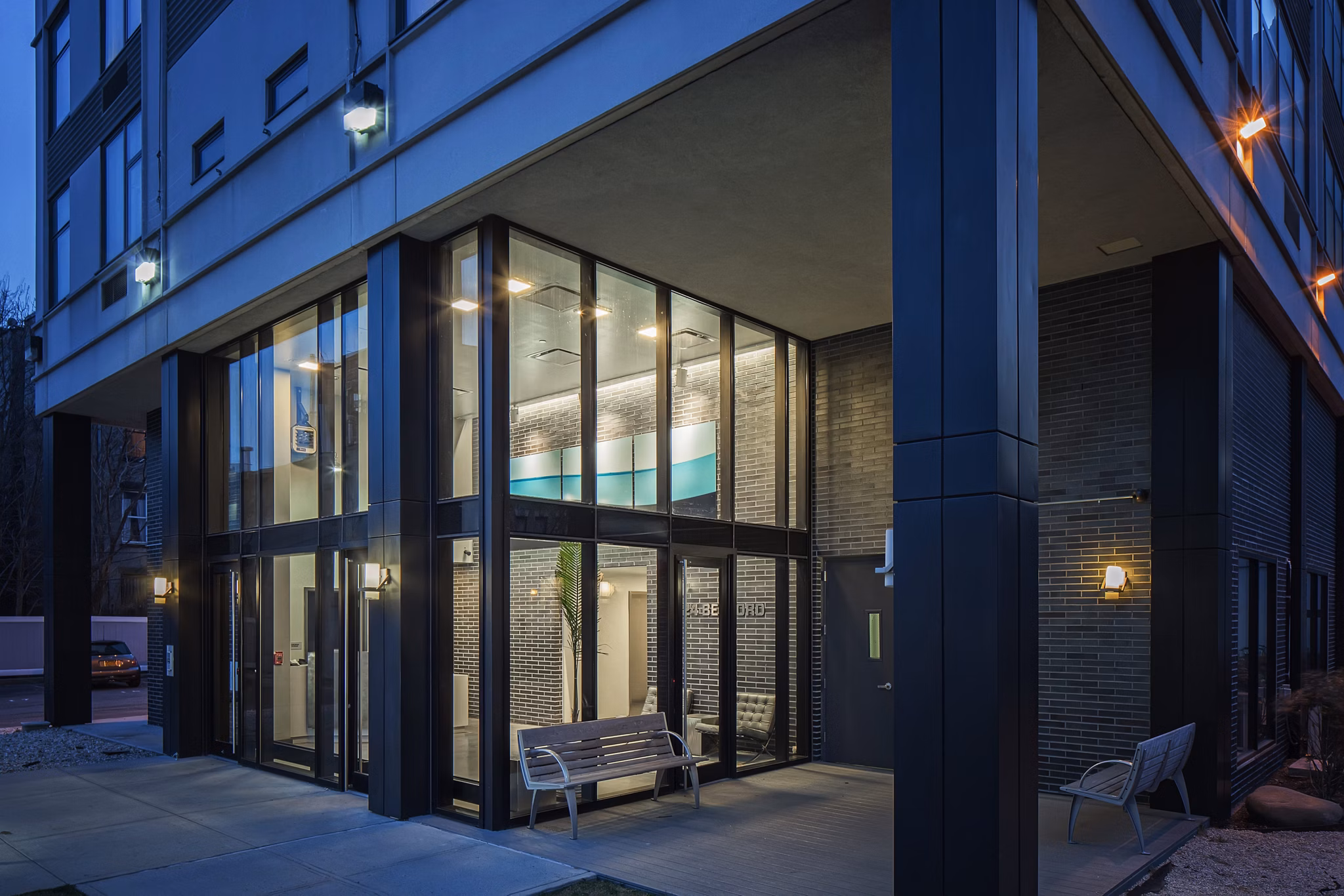 424 Bedford: Elegant of luxury apartments in a bustling urban setting