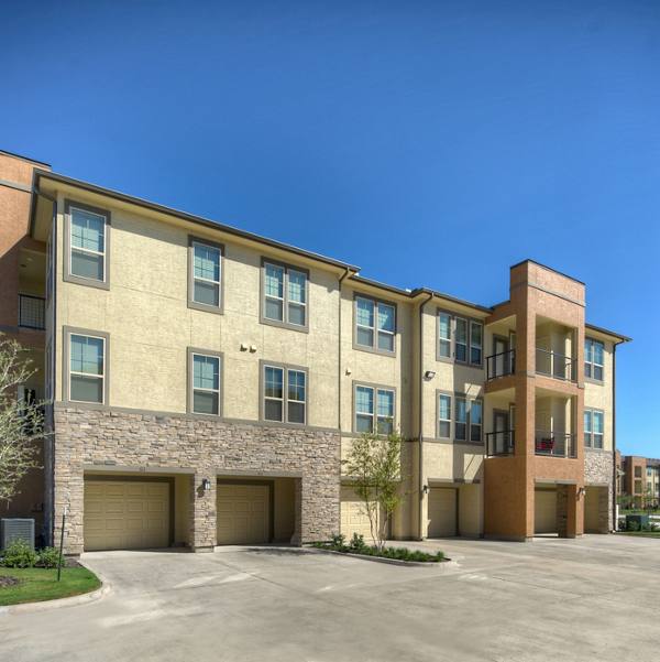 Retreat at Shadow Creek Ranch in Pearland Greystar