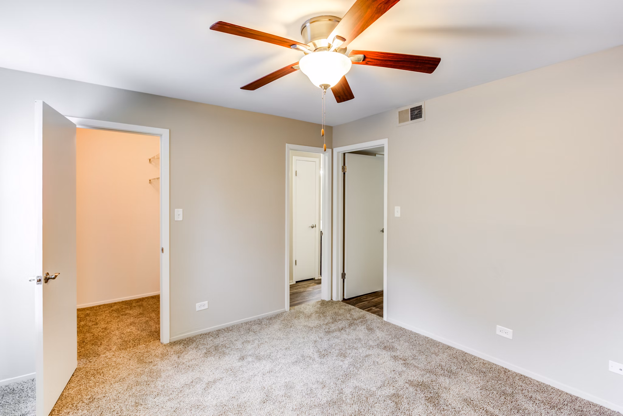 bedroom at Martin's Point Apartments
