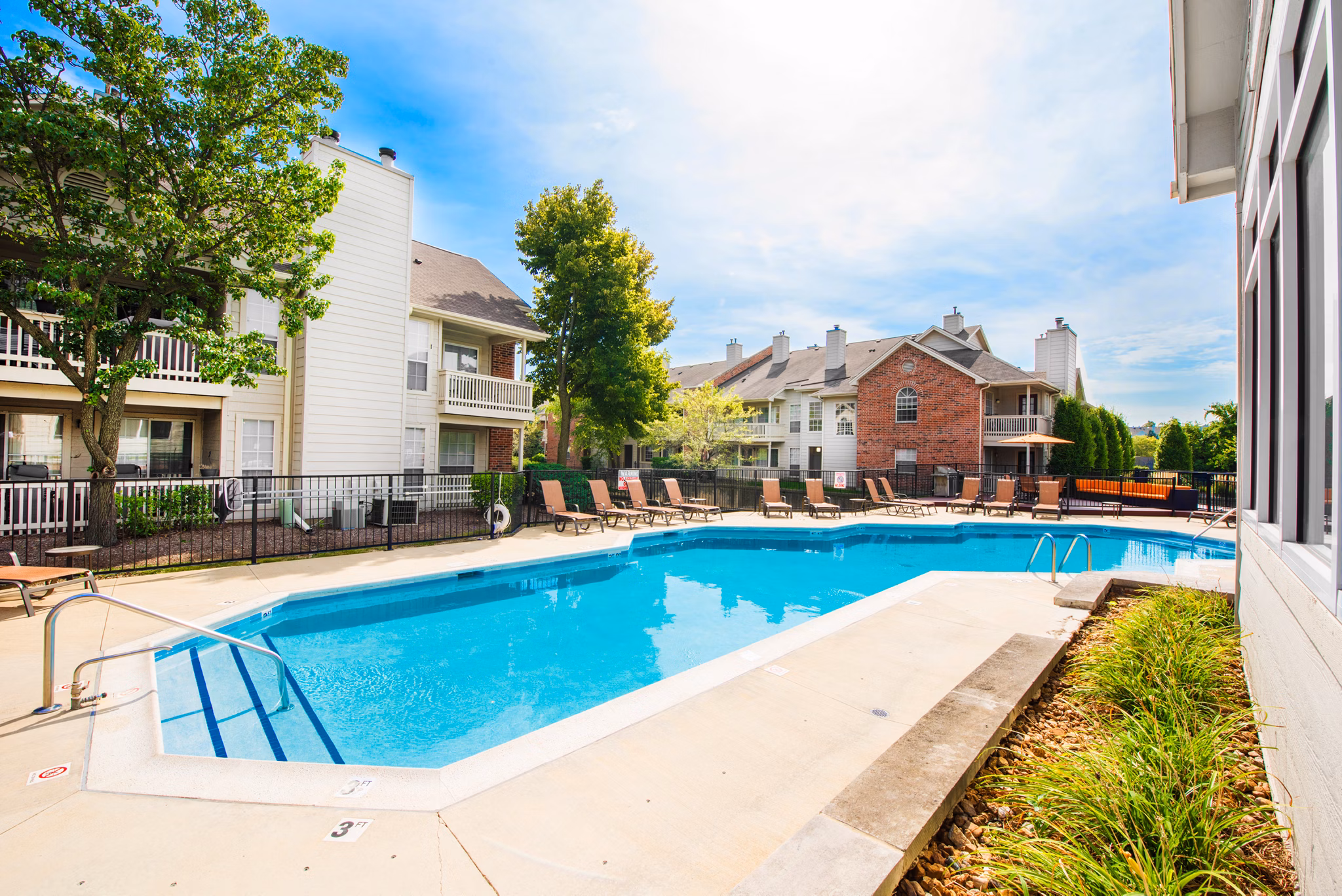 pool at Martin's Point Apartments
