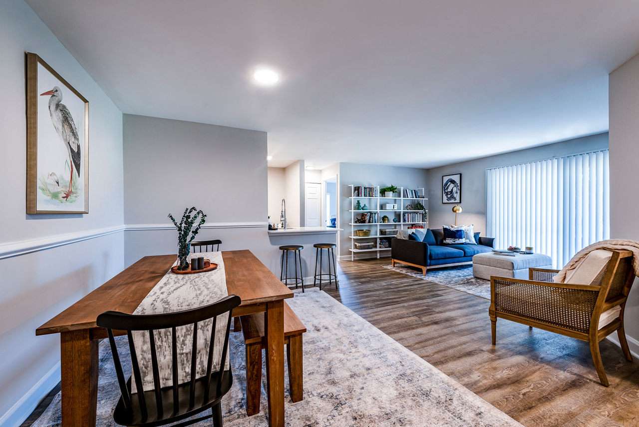 Avana Northlake: Modern apartment in Northlake community with landscaped surroundings and contemporary design